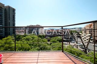 Etagenwohnung  Plaça del virrei amat. Piso exterior reformado, en la plaza virrei amat