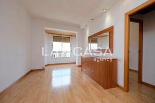 Etagenwohnung  Carrer de concepcin arenal. Piso luminoso con vistas despejadas