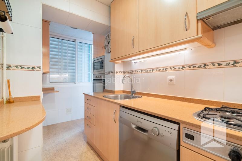 Foto 56a239c3-caba-43cc-a26c-c19d4cd52ee3. Appartamento con parcheggio in Mar i Sol Castelldefels