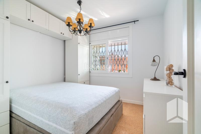 Foto e0e49e24-93c7-4b9d-b8bb-1c57165f4454. Appartamento con parcheggio in Mar i Sol Castelldefels