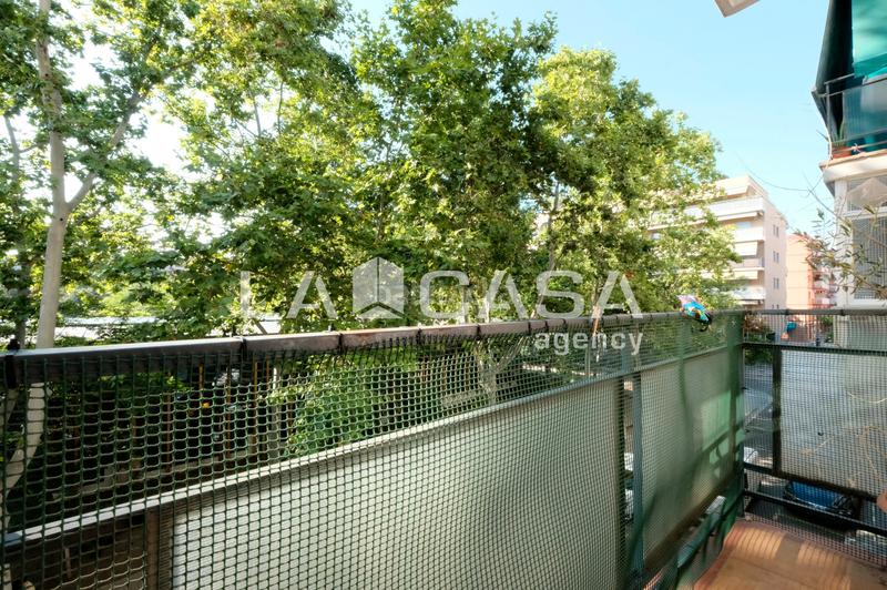 Foto 3cabbeef-d30c-4585-94de-defb1162f27d. Pis a Porta Barcelona