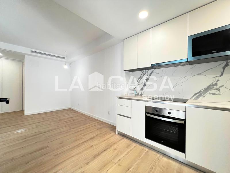 Foto d52f3ef9-ccca-4e5d-8ac9-9cc30e68c827. Planta baixa a Llefià Badalona