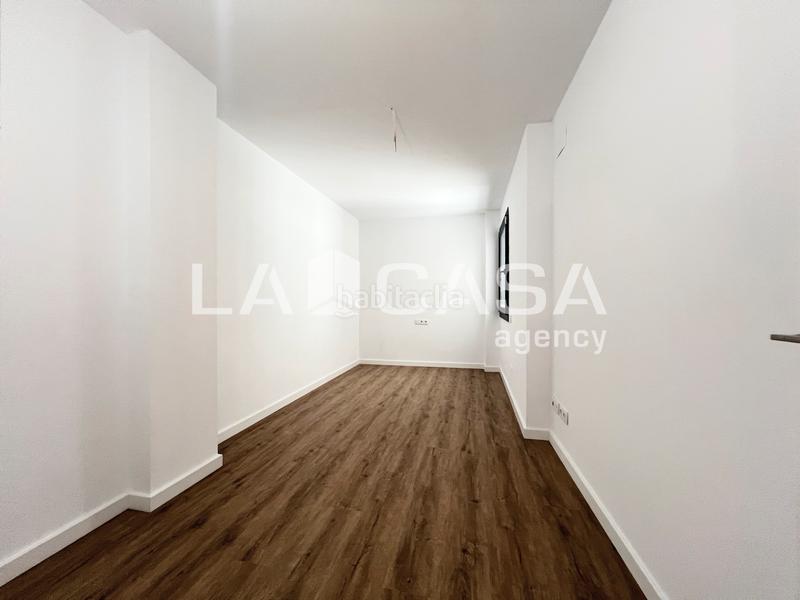 Foto e70ce7bc-5efa-4d4d-b17a-3fb470c113ad. Planta baja en Llefià Badalona