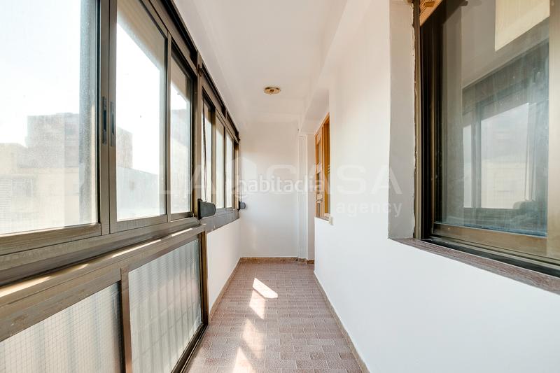 Foto b8fb9a4b-a0e0-4cda-bd9d-d8c85dc931b9. Attico con riscaldamento in La Verneda - La Pau Barcelona