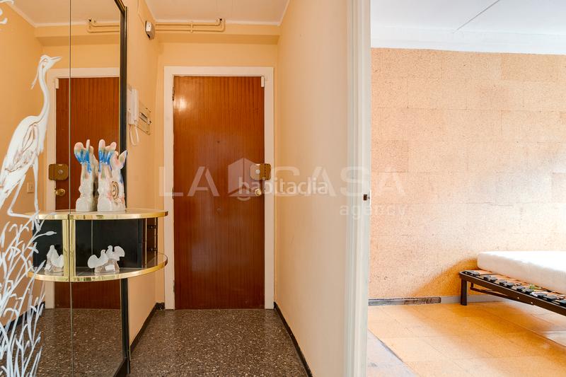 Foto 0c7bc5b9-25ff-49cc-81c0-4286d430f889. Piso en Sant Cosme-La Granja Prat de Llobregat (El)