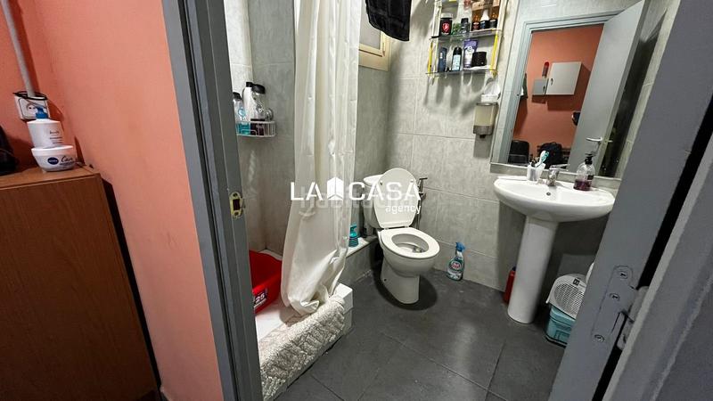 Foto 86102de6-a698-4174-a257-fa7ac139baf0. Local comercial a La Sagrera Barcelona