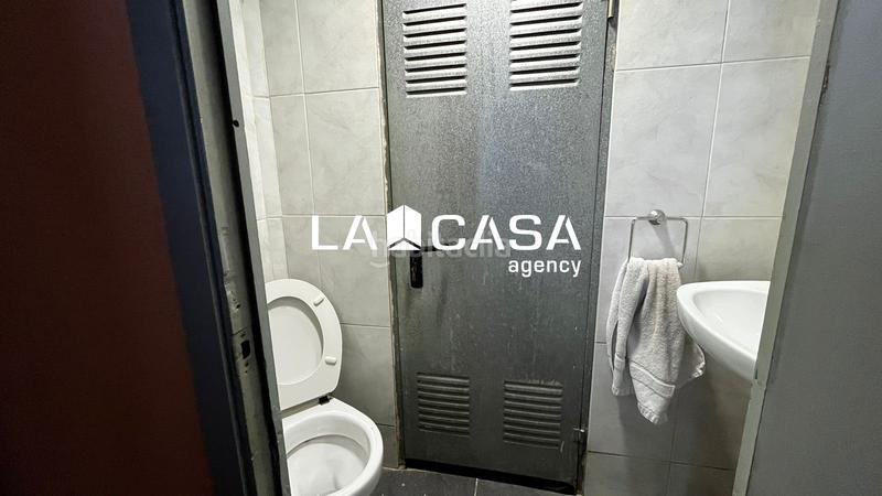 Foto c21d69ce-a64c-45fc-8101-819ccdbc000e. Locale commerciale in La Sagrera Barcelona