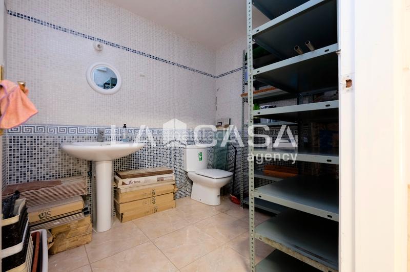 Foto d014ce70-5f32-4e96-b464-79f213bfb0f2. Alquiler local comercial en Vilapicina - Torre Llobeta Barcelona