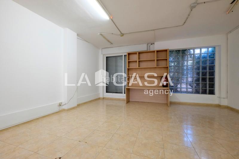 Foto d71545ed-d6fa-4d75-8870-cbf50a9f4c40. Alquiler local comercial en Vilapicina - Torre Llobeta Barcelona
