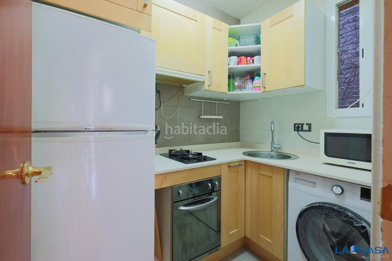 Foto acc52de5-bf11-4180-935f-a0a445f7765c. Pis a Sants Barcelona