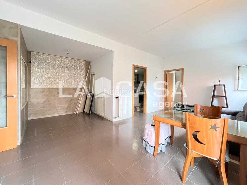 Foto fffea5f0-23a6-4124-88ef-15b37e049d04. Ground floor in La Catalana Sant Adrià de Besòs