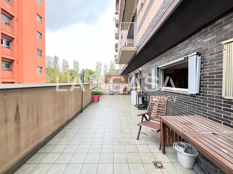 Foto 5e32b0c7-8970-4b41-9268-702e8813e775. Planta baixa a La Catalana Sant Adrià de Besòs