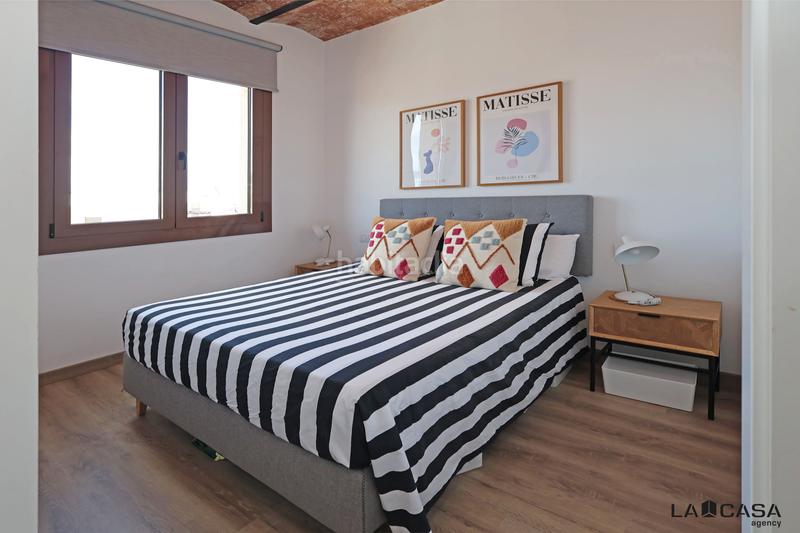 Foto 16215cf3-8f29-4521-8f93-0d9bd7610322. Attico in Sant Antoni Barcelona