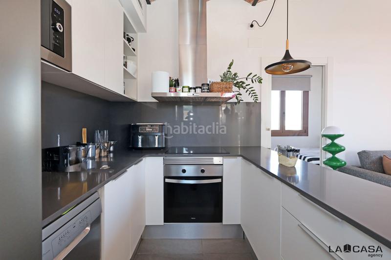 Foto af89a8d7-3bf0-41c8-ac63-bb9cad025b52. Attico in Sant Antoni Barcelona