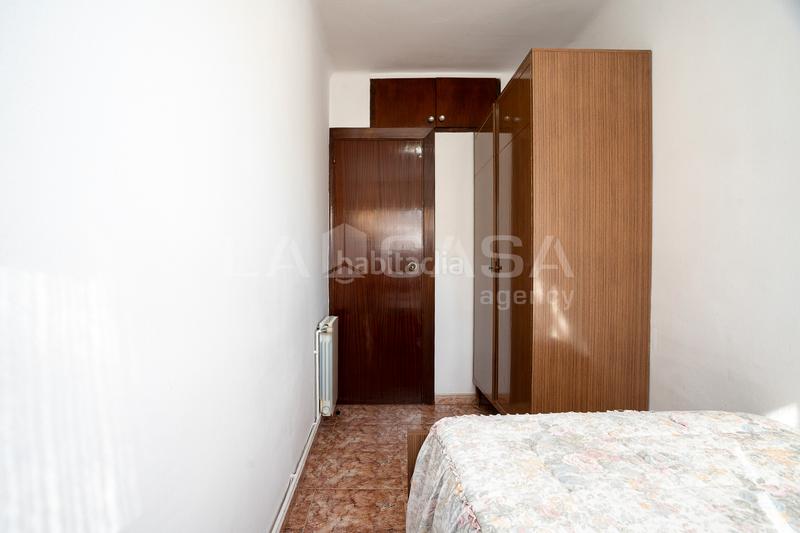 Foto ed0fac43-bc97-4ff1-a3a2-3c4c8d4aec73. Piso en La Verneda - La Pau Barcelona