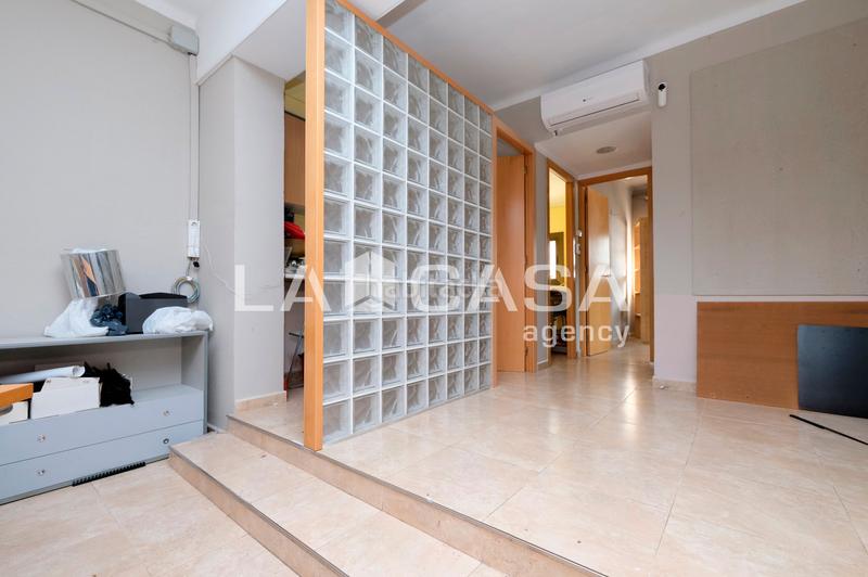 Foto e96349eb-167c-497a-a4bc-02908fccc2c2. Location local commercial dans Vilapicina - Torre Llobeta Barcelona