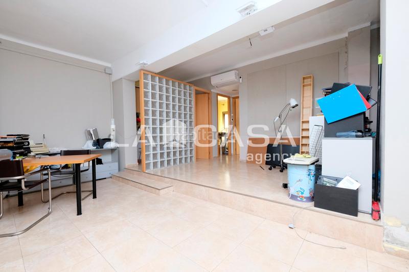 Foto cc4dc26f-cb2a-4cb0-b733-ff2c8155dc8f. Affitto locale commerciale in Vilapicina - Torre Llobeta Barcelona