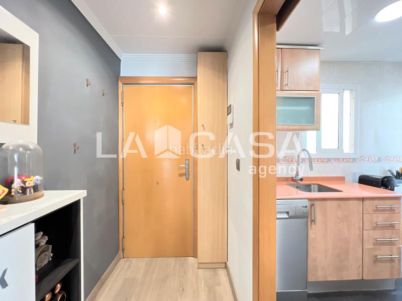 Foto 7c8fc48a-51dc-4d3d-a772-85b103ed691f. Flat with heating in Congrés Badalona