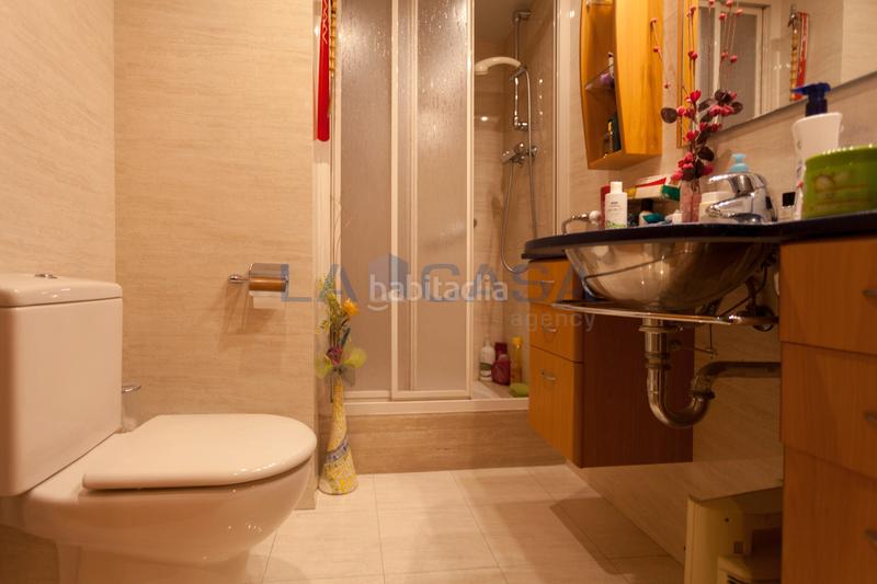 Foto dc8da238-8b3d-49ea-819c-36e265ecc917. Etagenwohnung in La Florida Hospitalet de Llobregat (L´)