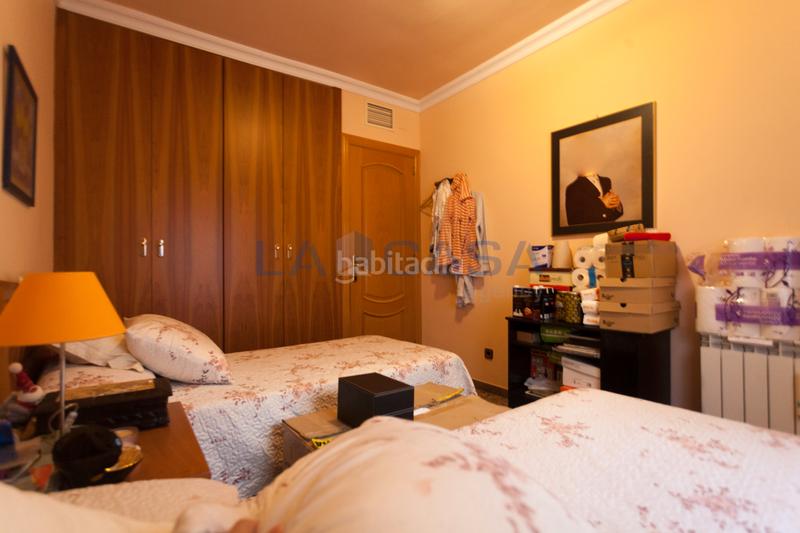 Foto f84de34a-c92c-471a-9015-94a6b350979d. Pis a La Florida Hospitalet de Llobregat (L´)