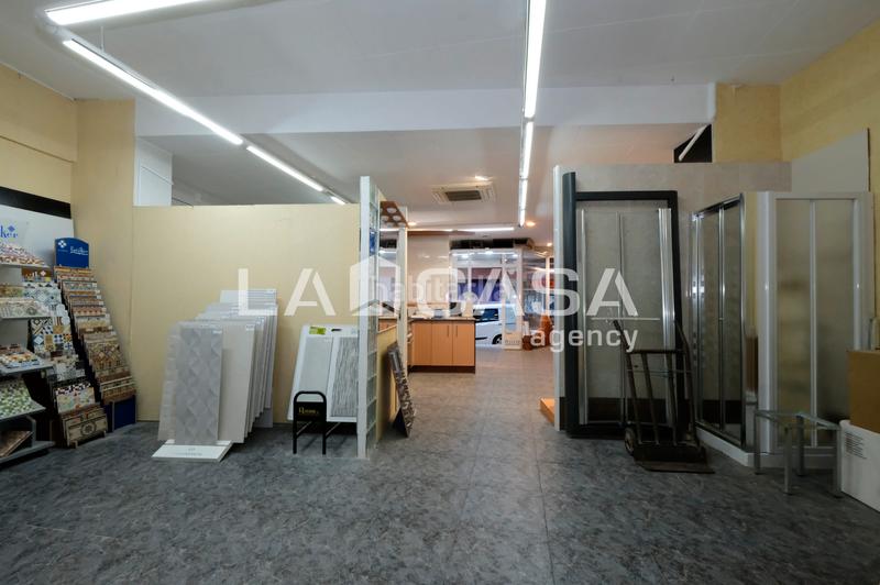 Foto 23ac721c-4daf-4bf4-8f5f-b50fc05b59a9. Local comercial en Porta Barcelona