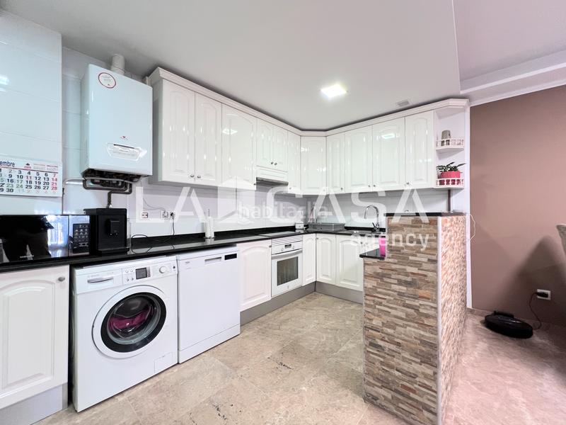 Foto 579c3f09-0c5d-4651-a5e8-e9b2ca04717d. Etagenwohnung mit heizung in Llefià Badalona