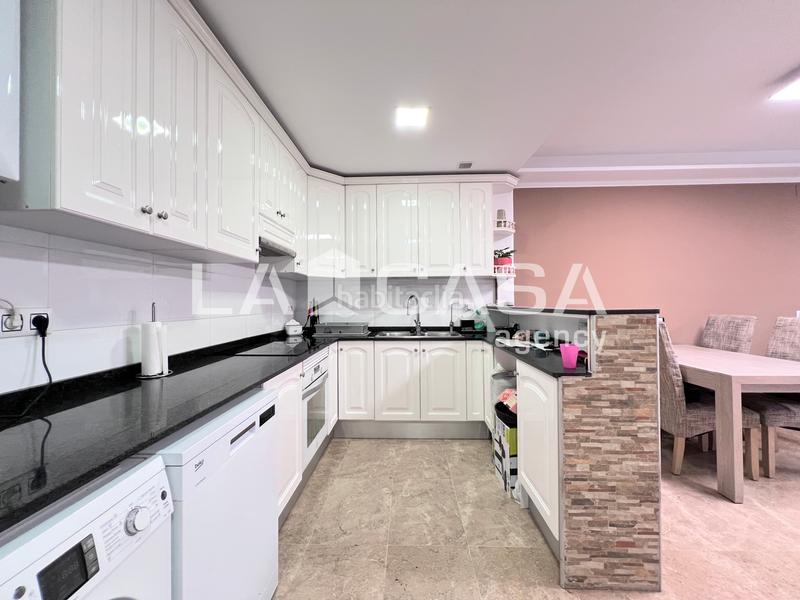 Foto fdc12843-822a-4350-bbae-19ba2dd06731. Flat with heating in Llefià Badalona