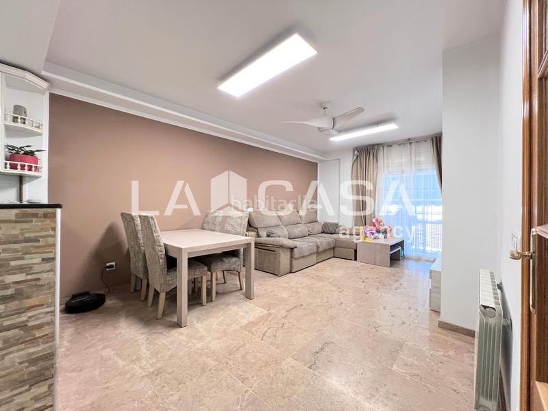 Foto f73471a5-a995-4b77-a6cc-4519a0f9ae8b. Piso en Llefià Badalona