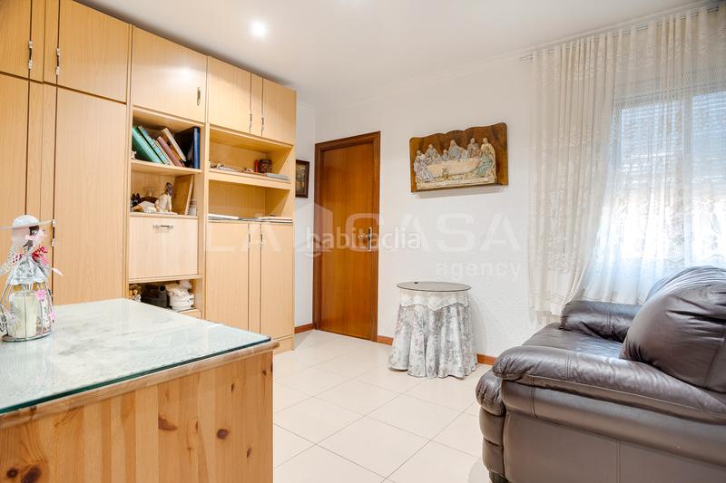 Foto 2f88d3dc-fda0-4fb3-805d-9a782564ba78. Etagenwohnung mit heizung in Safaretjos Santa Coloma de Gramenet