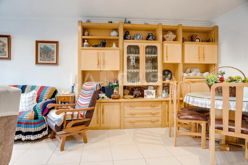 Foto 4fefc678-1f03-40b6-b748-a172cdb82dfc. Flat with heating in Safaretjos Santa Coloma de Gramenet