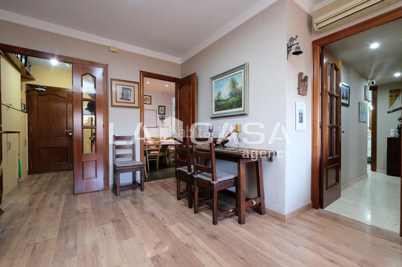 Foto bcde9595-af27-4100-a43e-de41fd15b038. Pis a Porta Barcelona