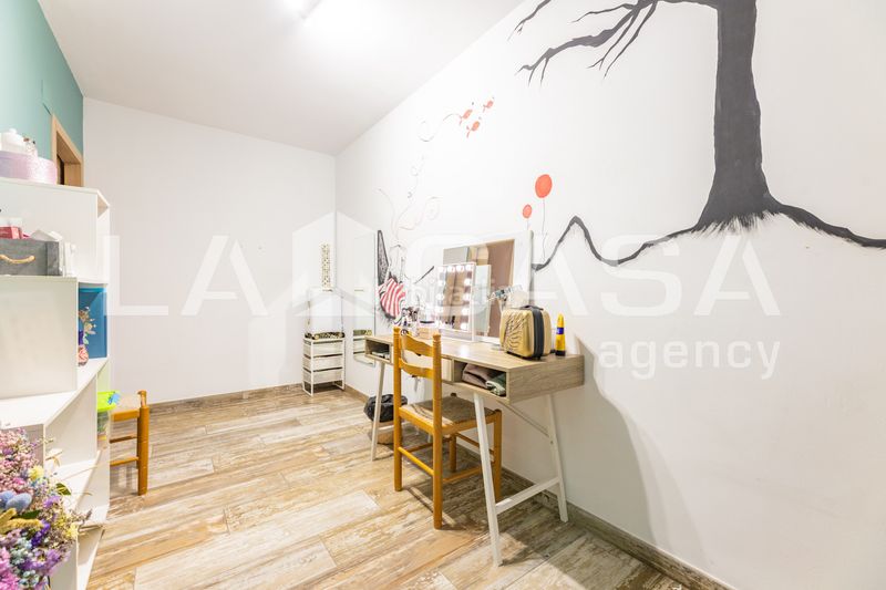 Foto 21b723e4-2397-4557-a65e-b9dcef56254c. Pis amb aparcament a Riba - roja de Túria