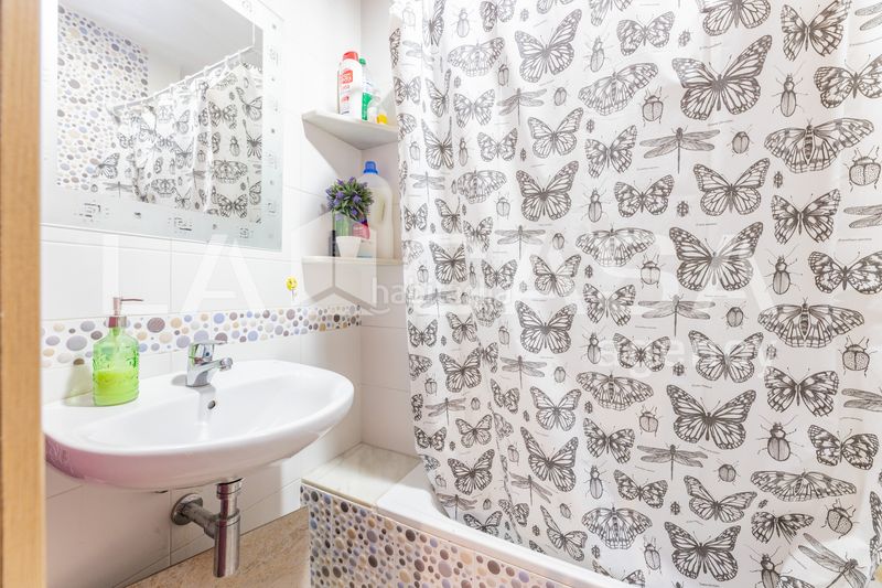 Foto d5492ad2-fefd-4a87-b1fb-d055047dd334. Pis amb aparcament a Riba - roja de Túria