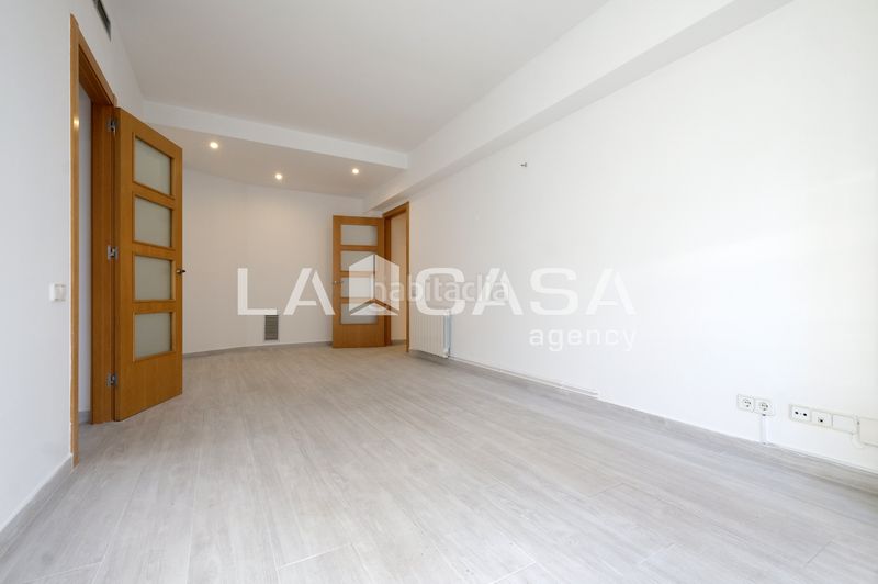 Foto 35e0abb8-04fb-4bfb-93f2-e0a988ea03be. Pis a Turó de la Peira Barcelona