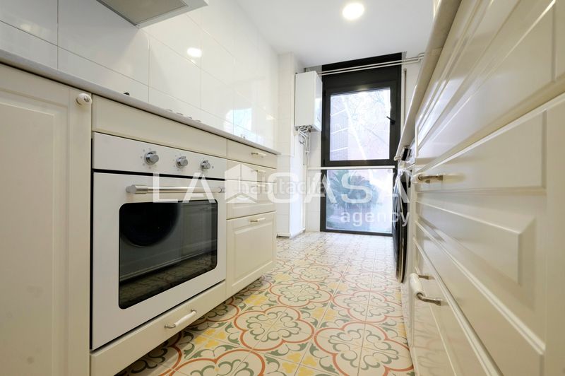 Foto db7a7f45-a0a4-48dc-b7ab-0b387cc085de. Pis a Turó de la Peira Barcelona