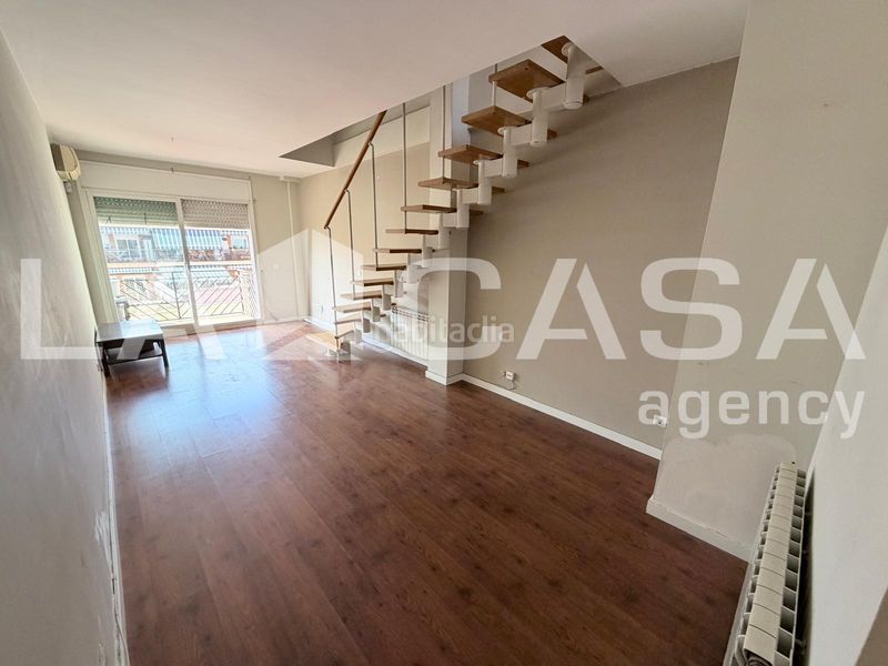 Foto 340a5610-ba5b-4105-aab0-ebe055d972c1. Àtic amb calefacció aparcament a Can Rull Sabadell