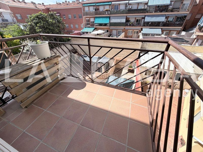 Foto 92e21fbe-ee95-4c5b-ab70-92328495e135. Àtic amb calefacció aparcament a Can Rull Sabadell