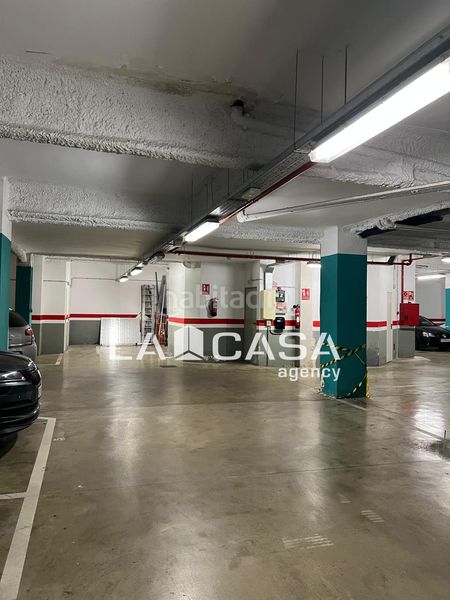 Foto ad0436a9-8add-4111-8820-938ab99fb236. Aparcament cotxe a Vilapicina - Torre Llobeta Barcelona