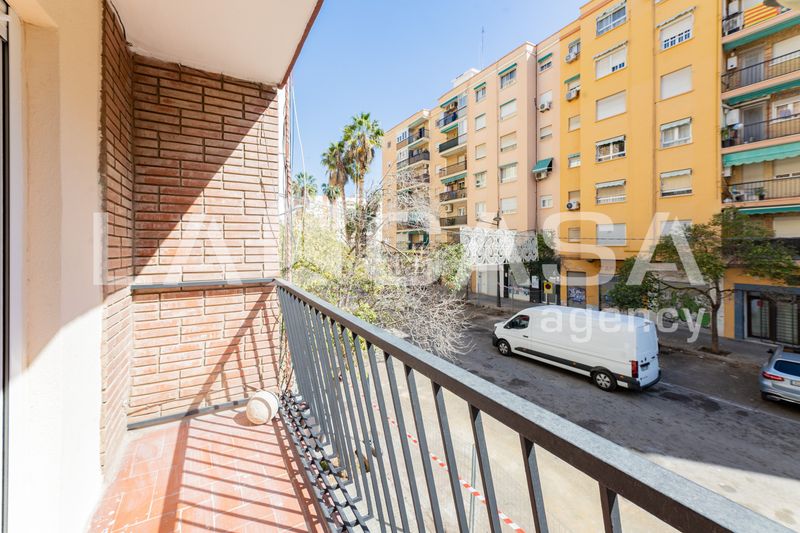Foto 7d2f66f1-c2f9-4940-93ca-57d0d817a408. Pis a L´Amistat Valencia