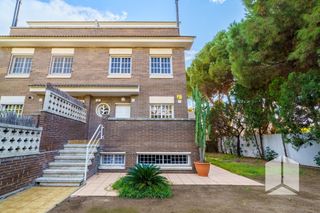 Casa adossada a Carrer 19