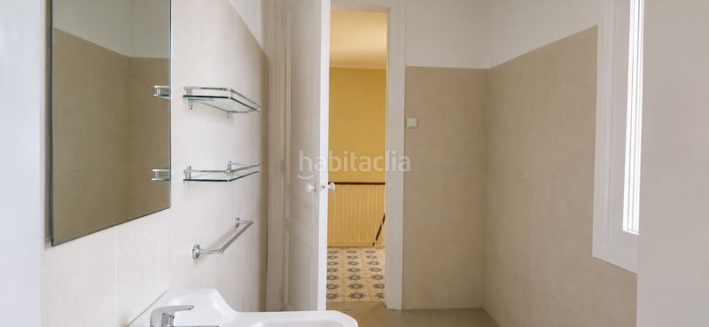 Foto 816dba25-a929-408f-a2f5-f5fd542df918. Casa adossada a Vilapicina - Torre Llobeta Barcelona