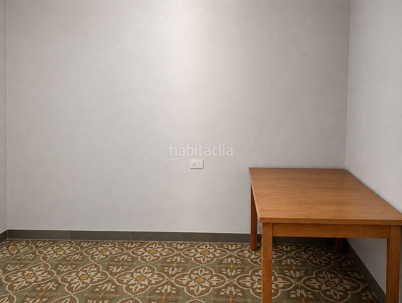 Foto aba61735-a92f-4bdd-ae30-6188fd0657b1. Casa adossada a Vilapicina - Torre Llobeta Barcelona