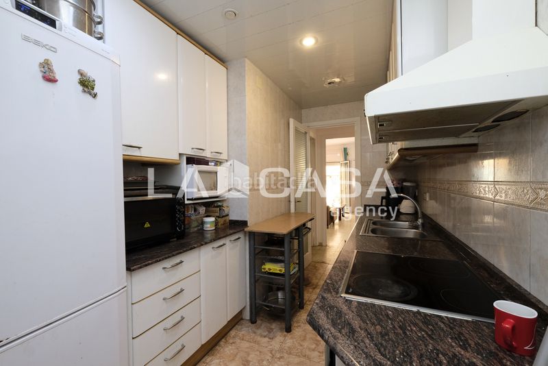 Foto b1531750-47a2-435d-bada-a88a43c5aa11. Pis a Vilapicina - Torre Llobeta Barcelona