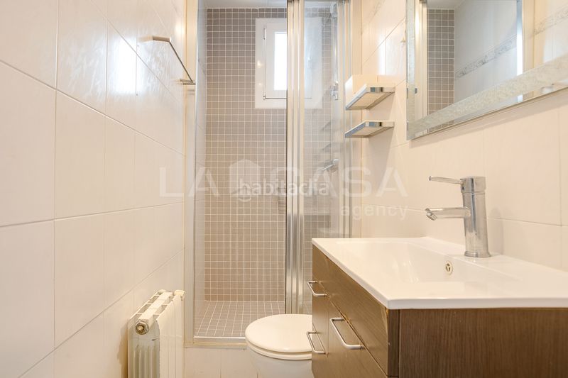 Foto 5a90d3b2-a676-4f4f-b926-76a23888210f. Pis amb calefacció a Sagrada Família Barcelona
