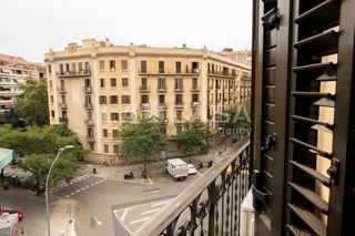 Appartement à Navas. Piso exterior con balcon y ascensor