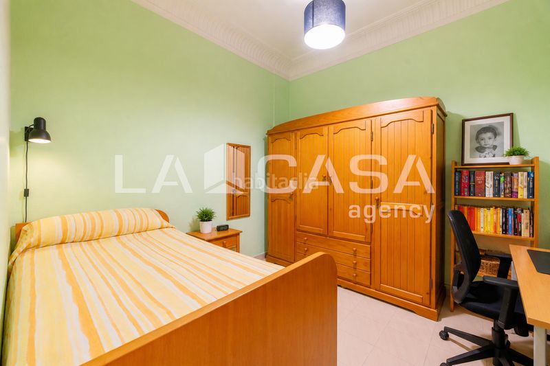 Foto 17d3f22f-665e-4110-98b2-1a54cb24b1d1. Pis a Russafa Valencia
