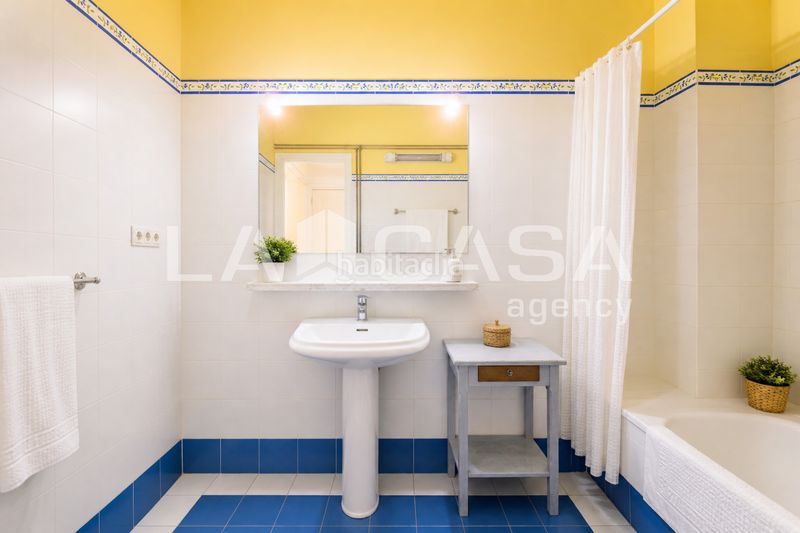 Foto 3bd7a4d9-2a59-4d2f-b682-c4b818ed8b2f. Pis a Russafa Valencia