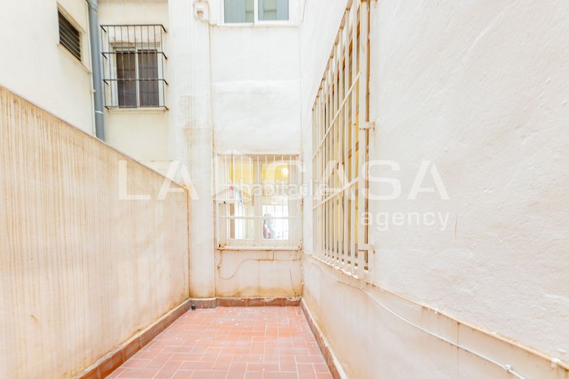 Foto f558d491-20eb-4bf9-b143-0a768d81e037. Pis a Russafa Valencia