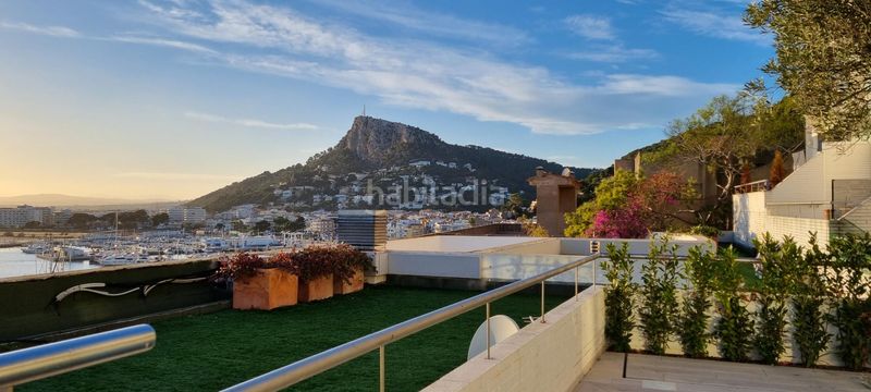 Foto 9d623f97-d31e-48d2-91ea-4c808ab9ef06. Casa adossada amb aparcament piscina a l´Estartit poble Estartit