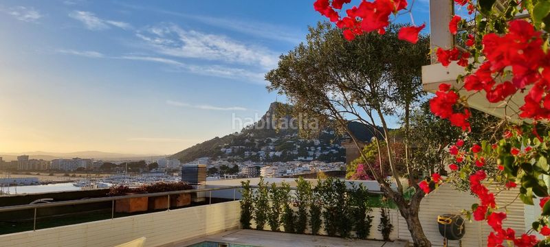 Foto ae7ebe7c-b396-4390-87cf-65b37b52f108. Casa adossada amb aparcament piscina a l´Estartit poble Estartit